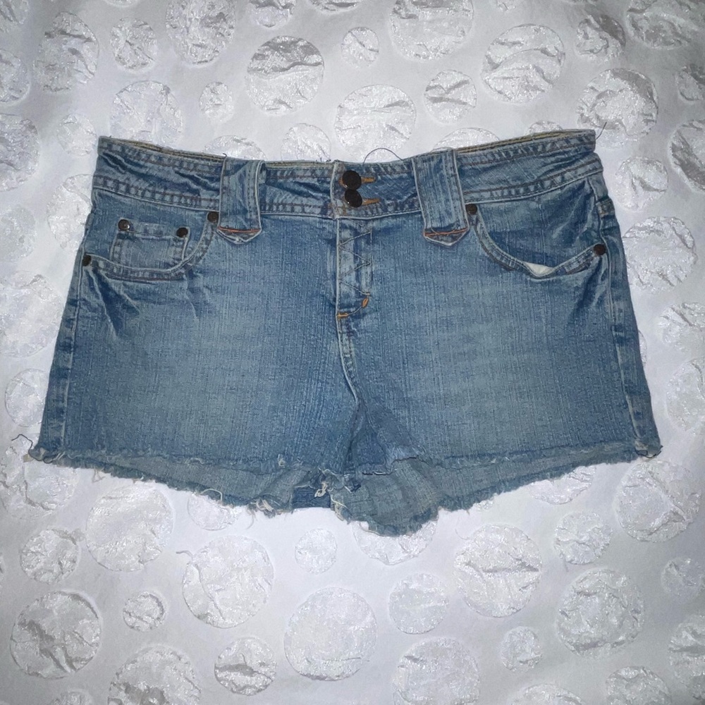 Y2K Refuge Low Rise Light Blue Jean Shorts junior’s 11